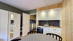 Η κουζίνα ή μικρή κουζίνα στο Résidence Andromede - Studio confortable · Proche des pistes MAE-7416 +9 φωτογραφίες