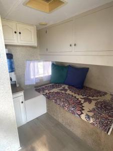 Postel nebo postele na pokoji v ubytování Camper Sundream