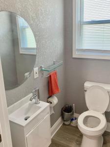 Ein Badezimmer in der Unterkunft Getaway Clubhouse