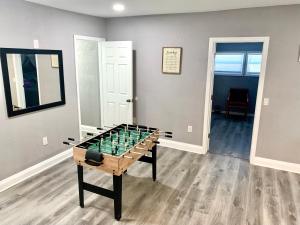 Eine Spielezimmer in der Unterkunft Getaway Clubhouse