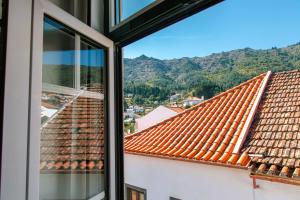 una vista desde la ventana de un techo en Arcadas da Vila, en Manteigas