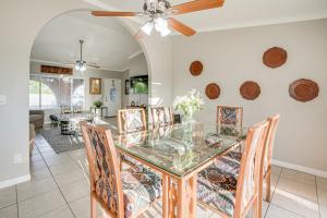 Ảnh trong thư viện ảnh của 8 Mi to State Farm Stadium Glendale Home with Grill ở Peoria