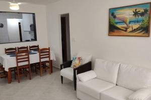Χώρος καθιστικού στο Apto Praia do Forte Cabo Frio até 8 pessoas