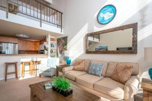 KBM Resorts FREE CAR Napili Point Oceanfront Spacious 2-Bedroom Villa NAP-C18的厨房或小厨房