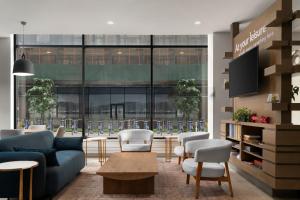 Posezení v ubytování EVEN Hotel Brooklyn by IHG