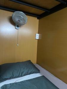 Rúm í herbergi á Hanoi New Comb Hostel