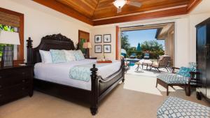 Postel nebo postele na pokoji v ubytování SEABREEZE Family Friendly Mauna Lani 4BR Home with Private Pool + 49 fotografií