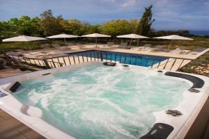 สระว่ายน้ำที่อยู่ใกล้ ๆ หรือใน Apartments Villa Lukas - ''No 6'' Studio Apartment with Balcony and Sea View