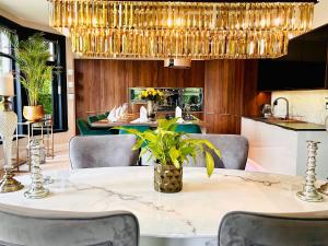 Posezení v ubytování Longbank Luxury Lets