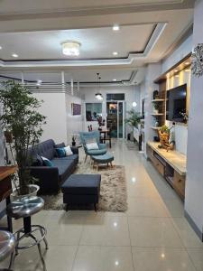 Χώρος καθιστικού στο AGC Penthouse - Ground Floor Apartment