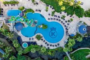 Bazén v ubytování Kensington Hotel Saipan nebo v jeho okolí