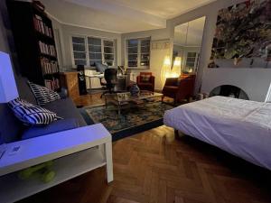 Posezení v ubytování Large Double Bedroom 10 minutes to Central London