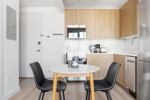 Gallery image of Vinegar Hill 1br w wd roof gym nr TimeOut Building NYC-959 in Brooklyn