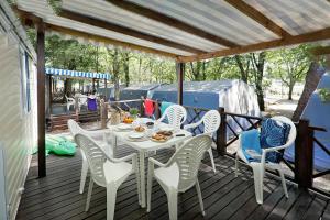 Φωτογραφία από το άλμπουμ του Albatross Mobile Homes on Camping Bijela Uvala στο Πόρετς