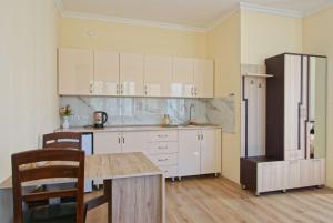 Kuchnia lub aneks kuchenny w obiekcie Hotel Vardzia K A L A
