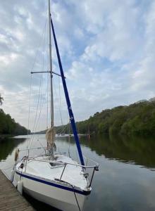 Phong cảnh thiên nhiên gần thuyền