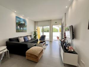 Posezení v ubytování Vilamoura Club Villa 3 With Pool by Homing