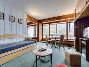 Posteľ alebo postele v izbe v ubytovaní T2 lumineux à Tignes, balcon sud, 4-5 personnes - FR-1-641-71
