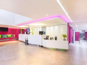The lobby or reception area at Ibis Styles Madrid Prado