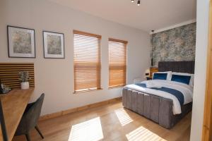 Gallery image of Amber in Hull