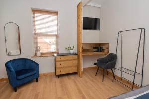 Gallery image of Amber in Hull