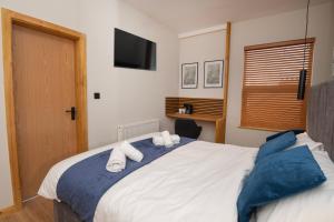 Gallery image of Amber in Hull