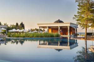 Bazén v ubytování Dreams Sunny Beach Resort and Spa - Premium All Inclusive nebo v jeho okolí