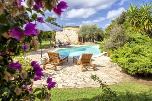 Πισίνα στο ή κοντά στο Alghero Villa Rujia with garden and pool