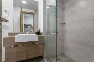 Bloom Towers Gem Elegant Studio A Must See的一间浴室