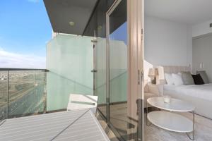 Bloom Towers Gem Elegant Studio A Must See客房内的一张或多张床位