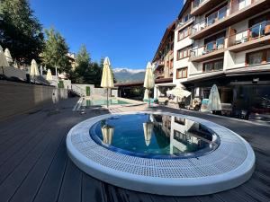 Bazén v ubytování St Ivan Rilski SPA & Pool Studio nebo v jeho okolí