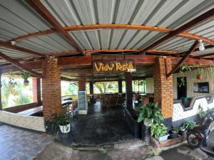 Restaurace v ubytování Wild Gibbon Guesthouse
