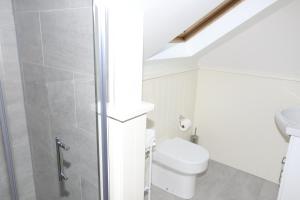 A bathroom at Next Stop Cliffs of Moher
