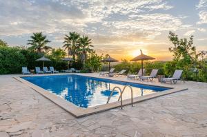 The swimming pool at or close to Finca es Rafal, Agroturisme Még 37 kép