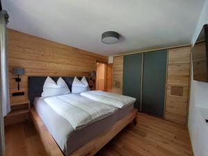 Posteľ alebo postele v izbe v ubytovaní Ferienwohnung Klingspitz