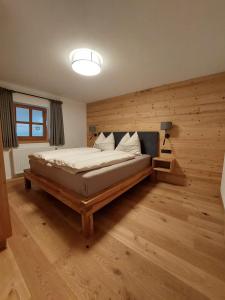 Posteľ alebo postele v izbe v ubytovaní Ferienwohnung Klingspitz