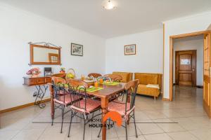 Χώρος καθιστικού στο #243 Jardins de Santa Eulália H23 by Home Holidays