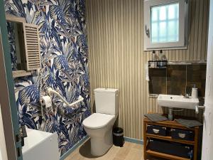 Koupelna v ubytování Le Noctambulle Spa + 15 fotografií