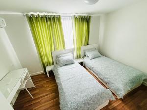 Maesod Mountain View客房内的一张或多张床位