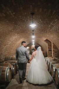 Hostia v ubytovaní Dominium Pincészet és Panzió + 29 fotografií