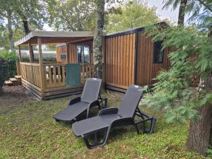 Ein Garten an der Unterkunft Cottage Les 2 Chardon