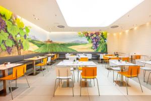 Restaurant o un lloc per menjar a Ibis Styles Madrid Prado