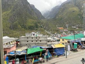 Pemandangan gunung umum atau pemandangan gunung yang diambil dari homestay
