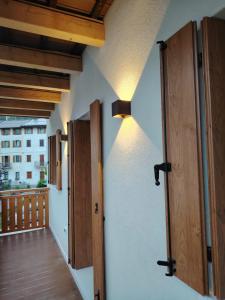 Balkón nebo terasa v ubytování Sogno delle Dolomiti