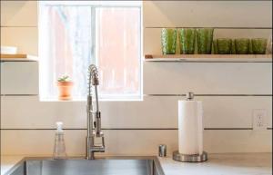 Køkken eller tekøkken på Hanky Panky Romantic Cabin + 14 billeder