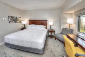 Postel nebo postele na pokoji v ubytování Sheraton Baltimore Washington Airport - BWI
