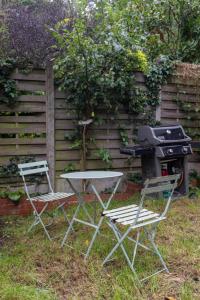 Κήπος έξω από το Finchley Road Studios & Apartments by PrimeCityHosts