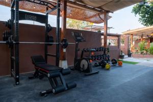 Fitness centrum a/nebo fitness zařízení v ubytování Mad Monkey Nusa Lembongan