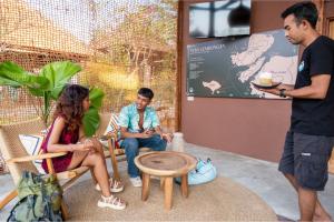 Hosté ubytování Mad Monkey Nusa Lembongan