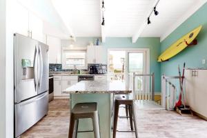 Galeriebild der Unterkunft The Orange Crush - 5BR Beachfront Family Retreat in Ocean City + 25 Fotos